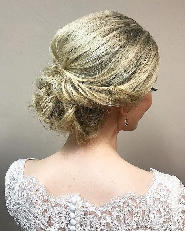 Simple and sweet bridal hair on fine hair with no extensions added using my  “Classy Mess” technique 👰 Learn how by signing up for a class or book your  own class .